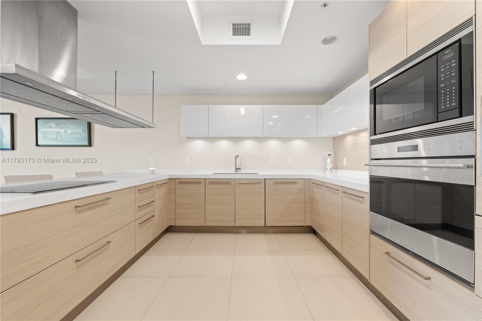 MARINA PALMS RESIDENCES N - Residential