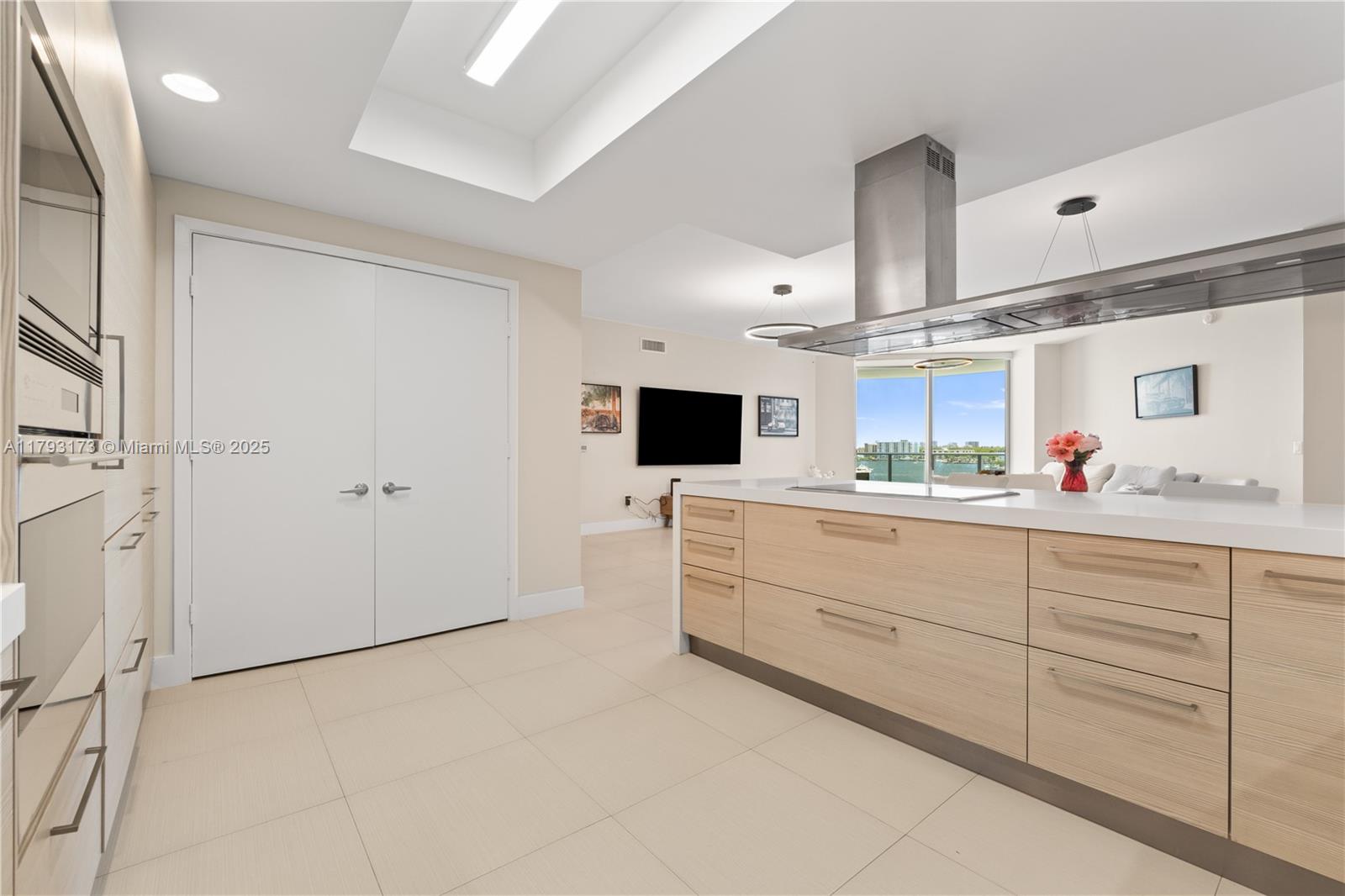 MARINA PALMS RESIDENCES N - Residential