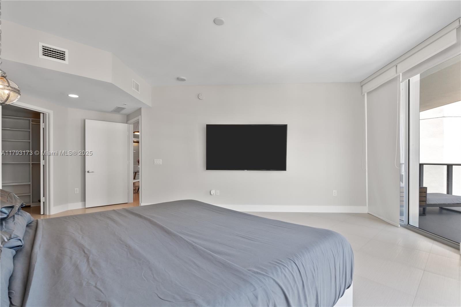 MARINA PALMS RESIDENCES N - Residential