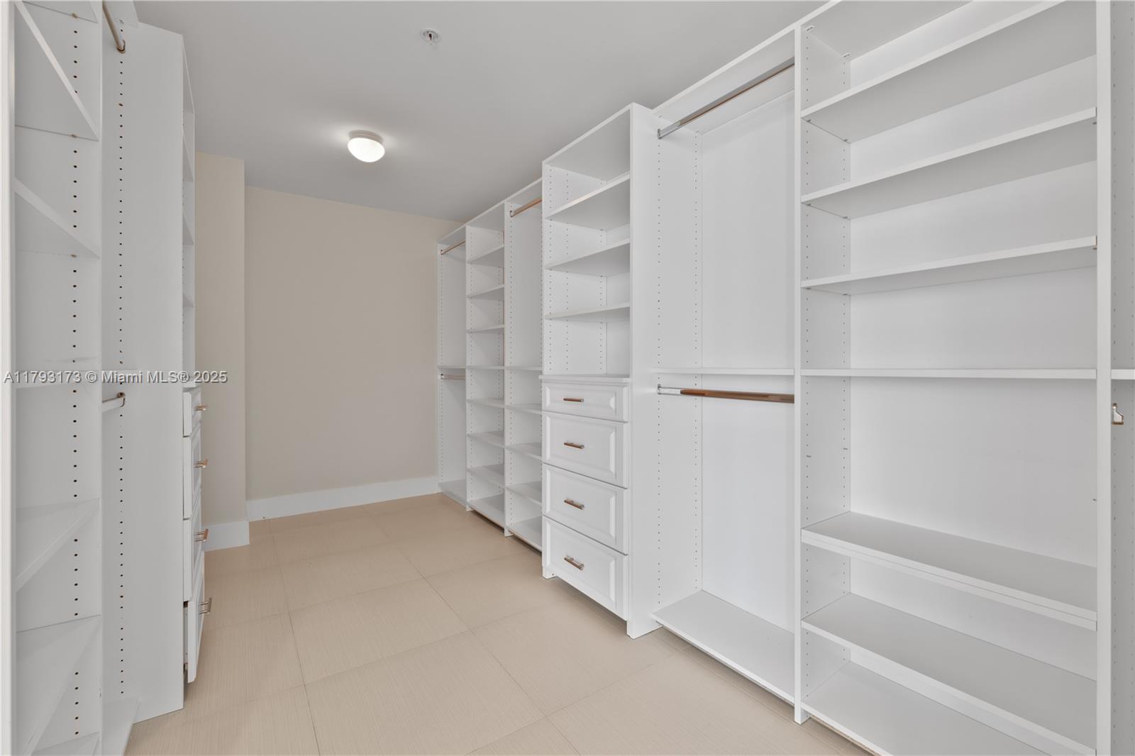 MARINA PALMS RESIDENCES N - Residential