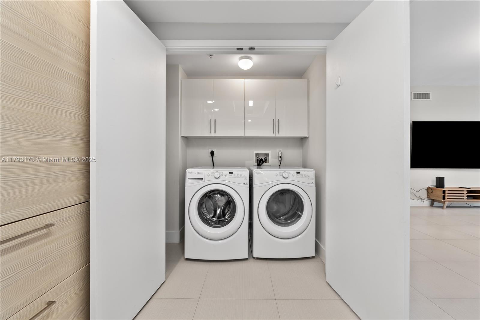 MARINA PALMS RESIDENCES N - Residential