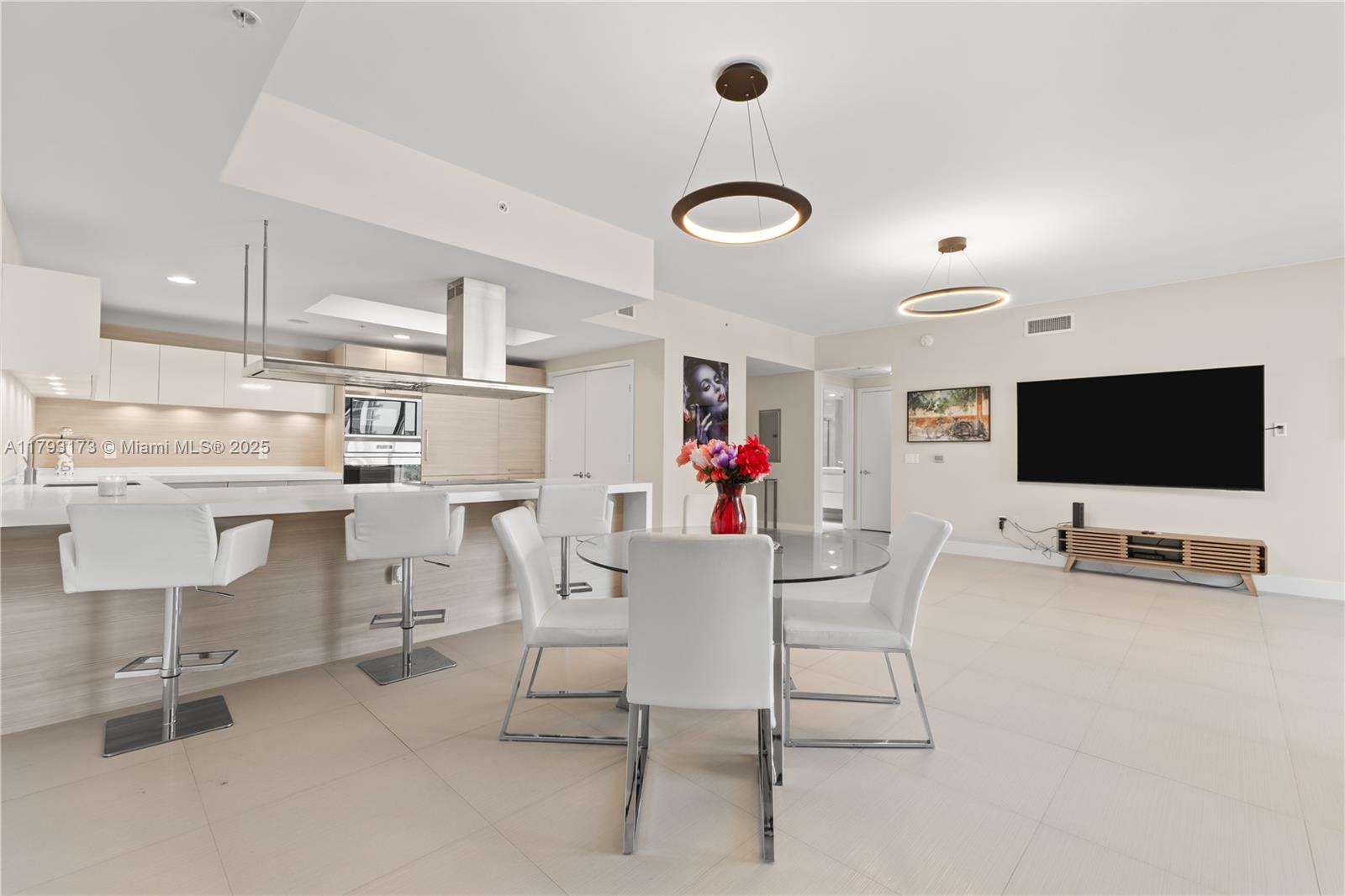 MARINA PALMS RESIDENCES N - Residential