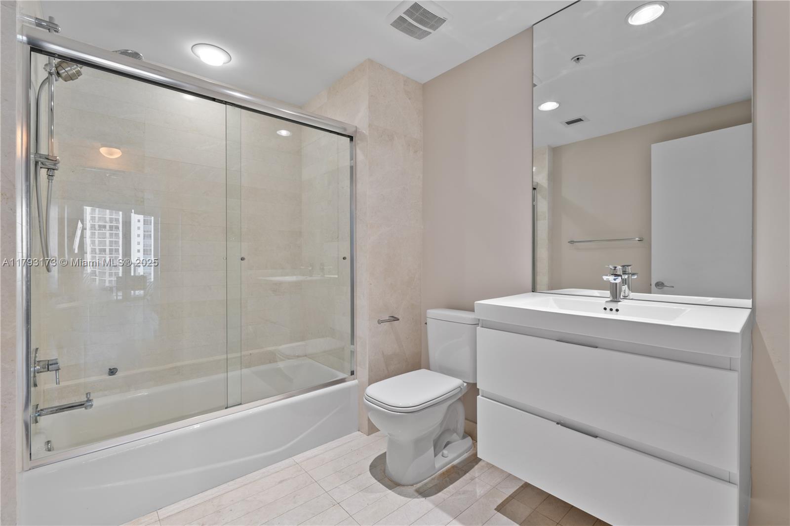 MARINA PALMS RESIDENCES N - Residential