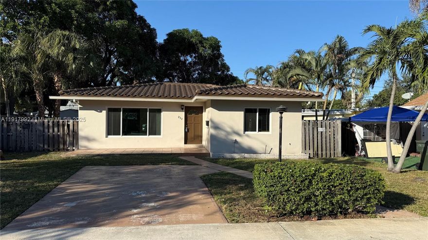 Check out this 2 bedroom 1 bathroom with washer/dryer and fenced in backyard complete with storage shed. Located in the heart of Dania close to all major highways, restaurants and shopping. Rapid approval.