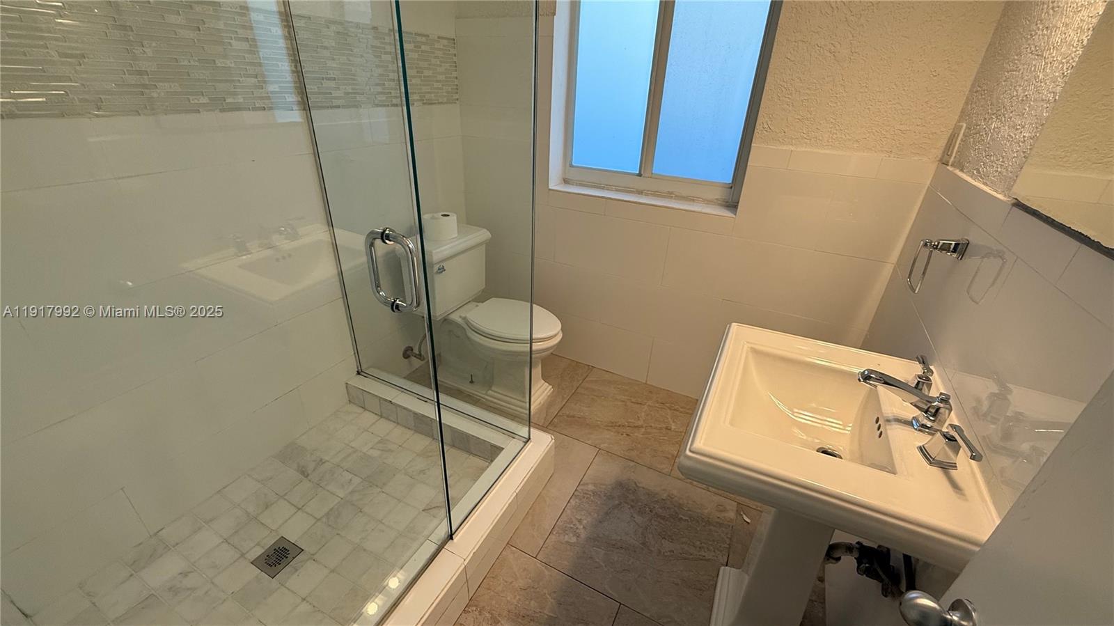 NORTH HOLLYWOOD - Residential Lease