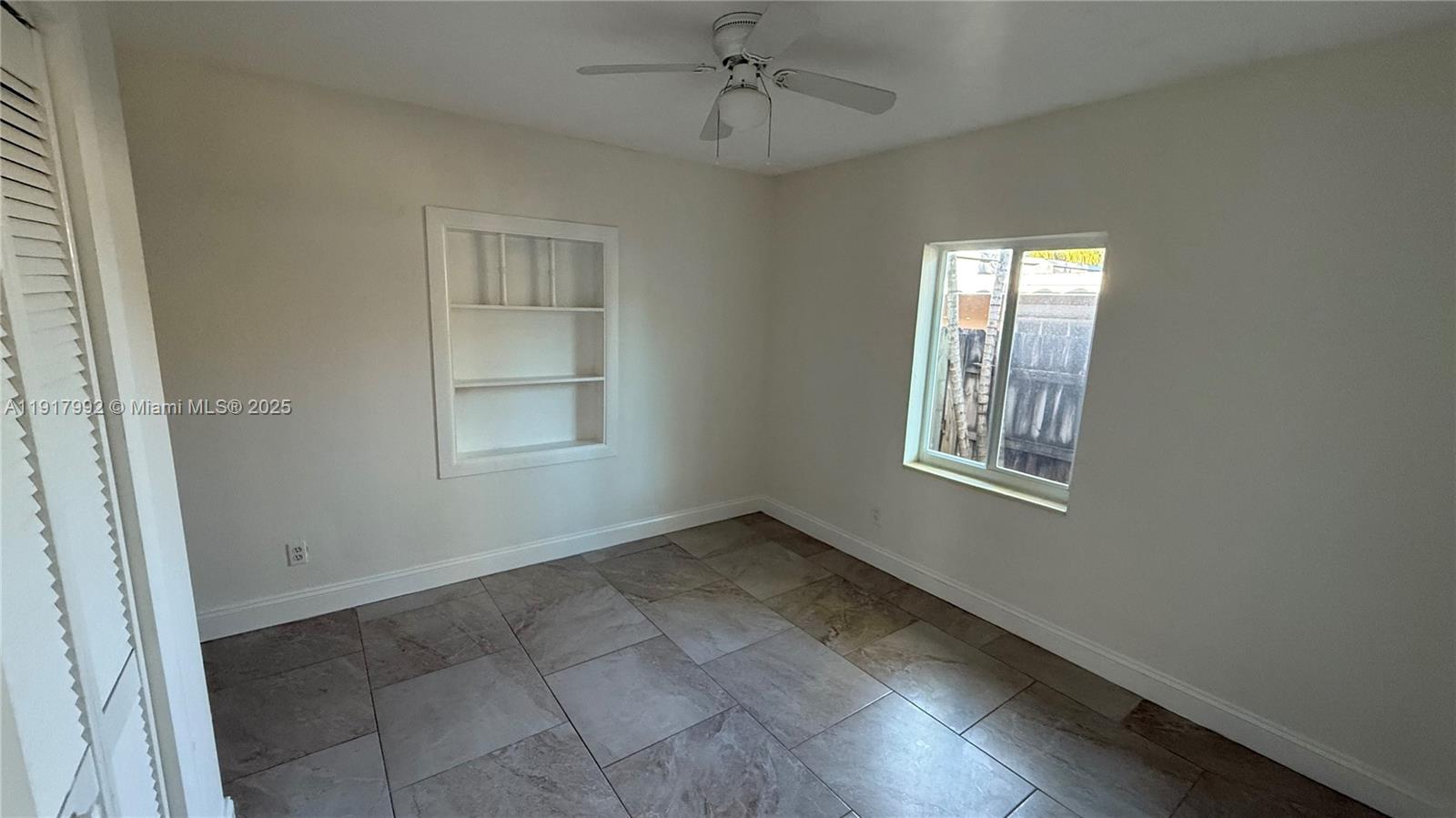 NORTH HOLLYWOOD - Residential Lease