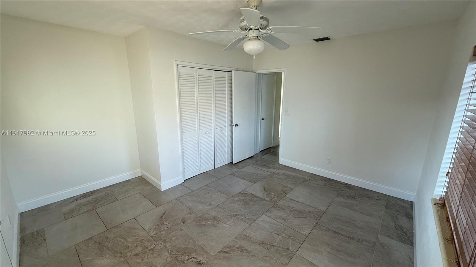 NORTH HOLLYWOOD - Residential Lease