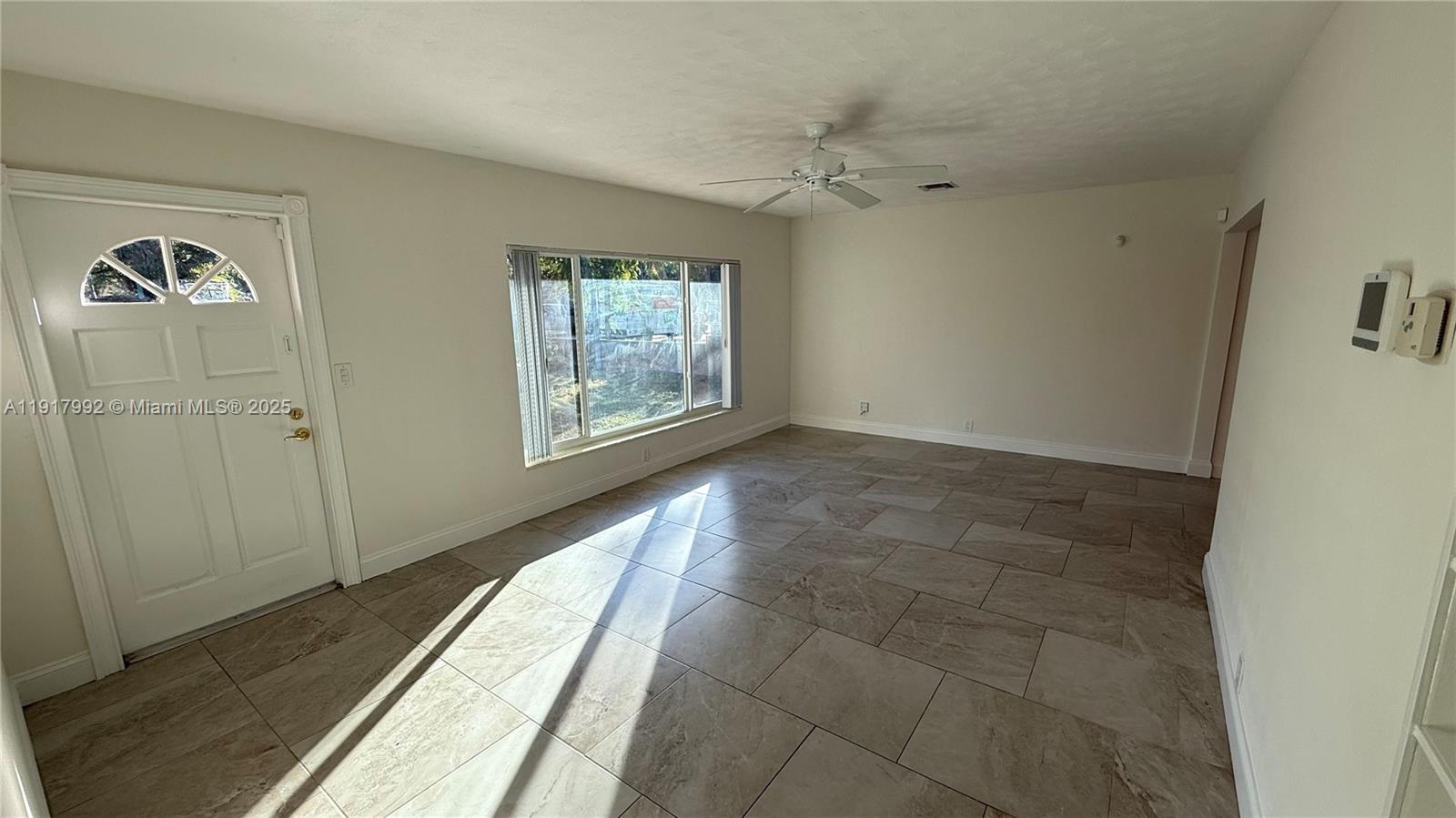 NORTH HOLLYWOOD - Residential Lease