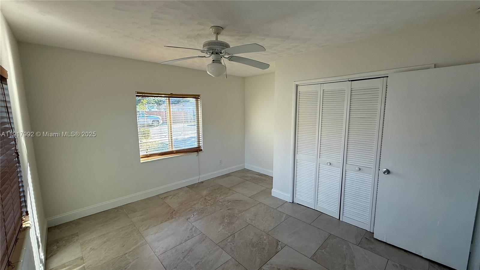 NORTH HOLLYWOOD - Residential Lease