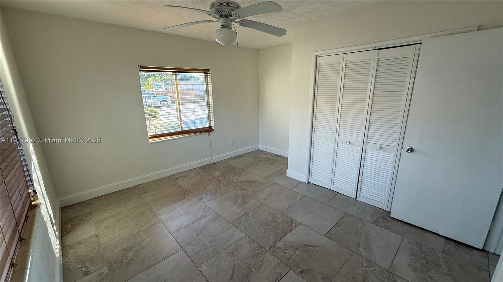 NORTH HOLLYWOOD - Residential Lease