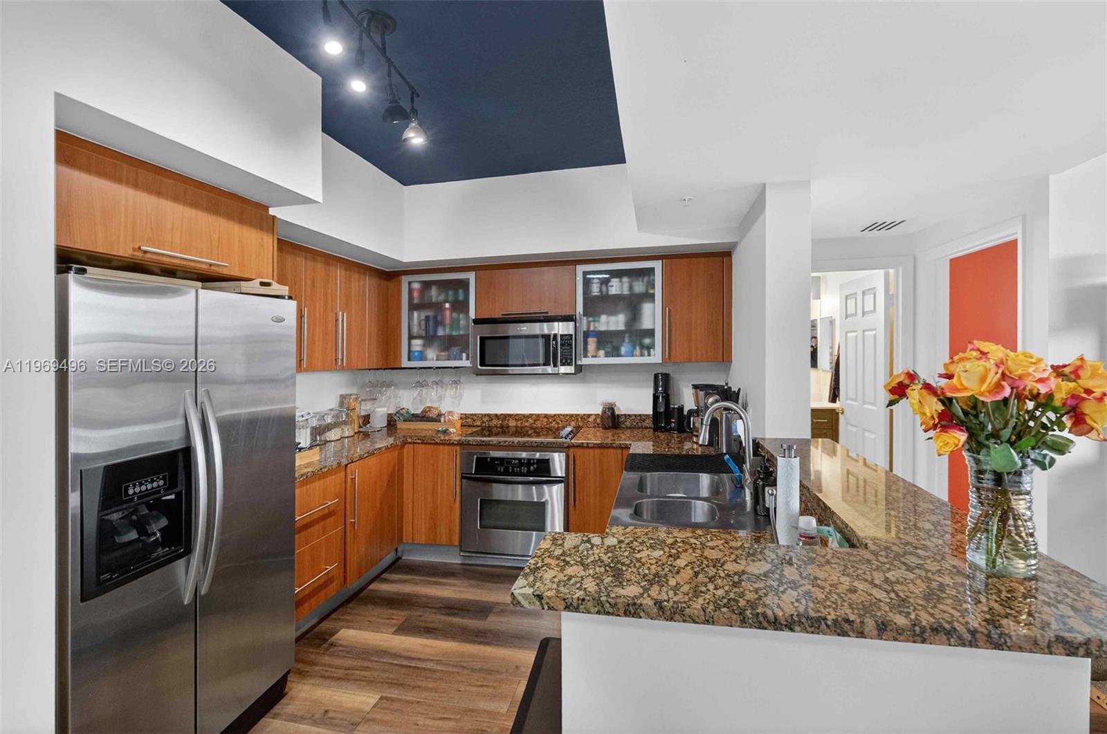 PUERTA DE PALMAS CONDO - Residential