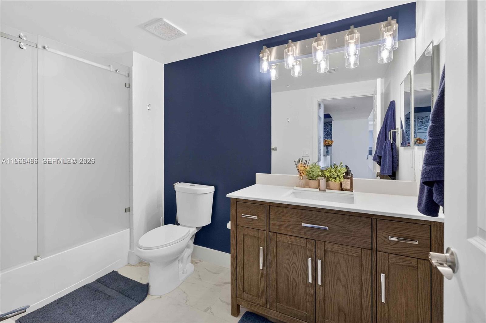 PUERTA DE PALMAS CONDO - Residential