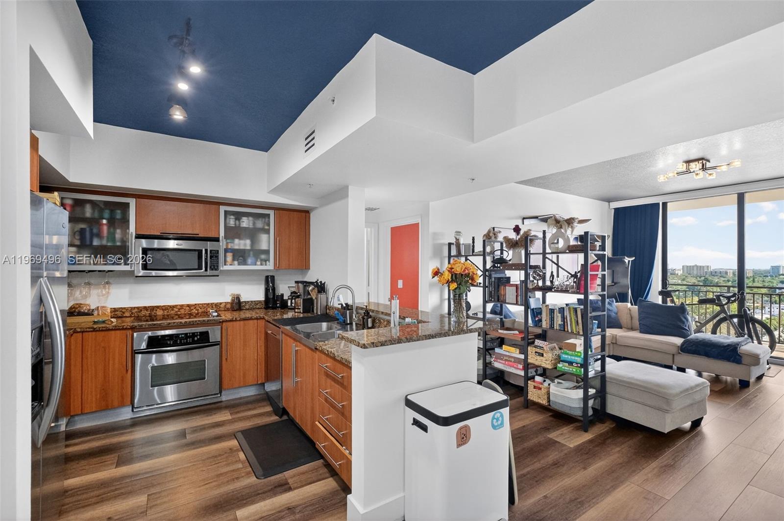 PUERTA DE PALMAS CONDO - Residential