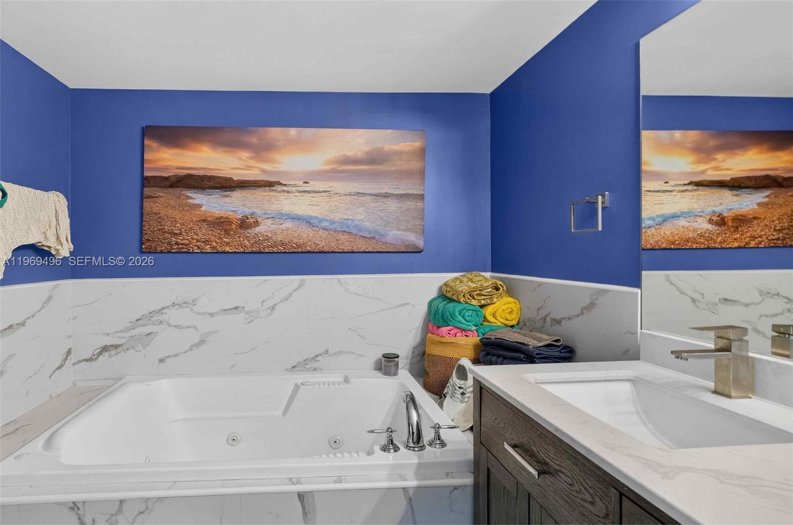 PUERTA DE PALMAS CONDO - Residential