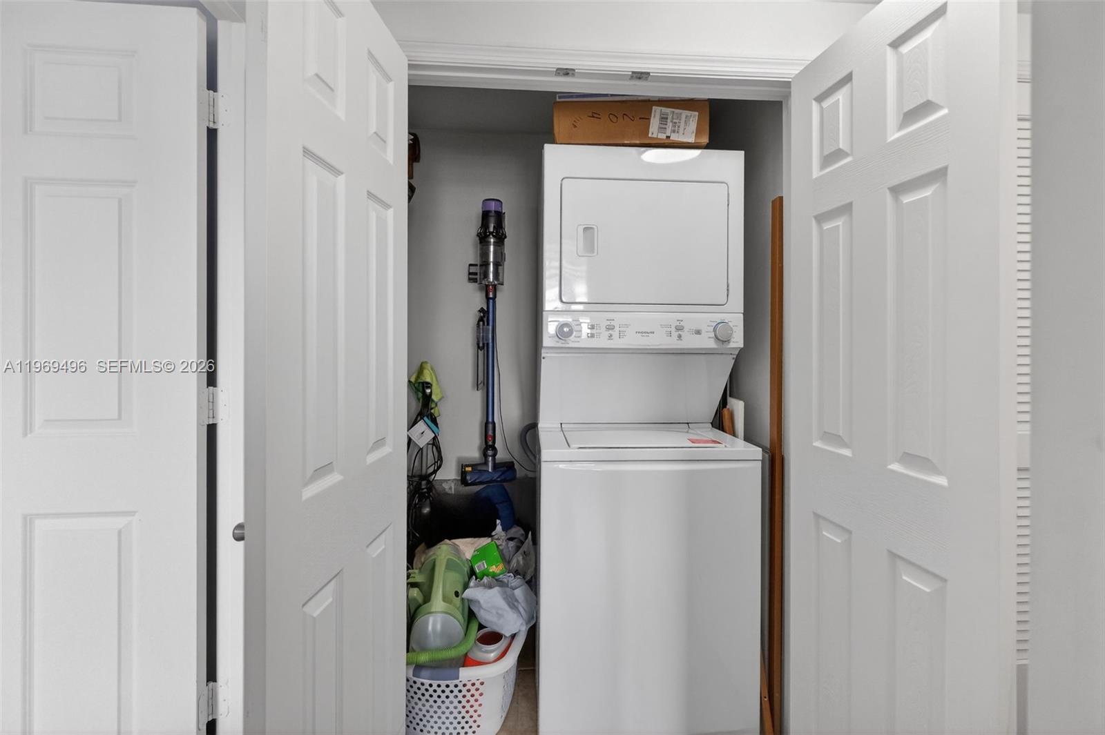 PUERTA DE PALMAS CONDO - Residential