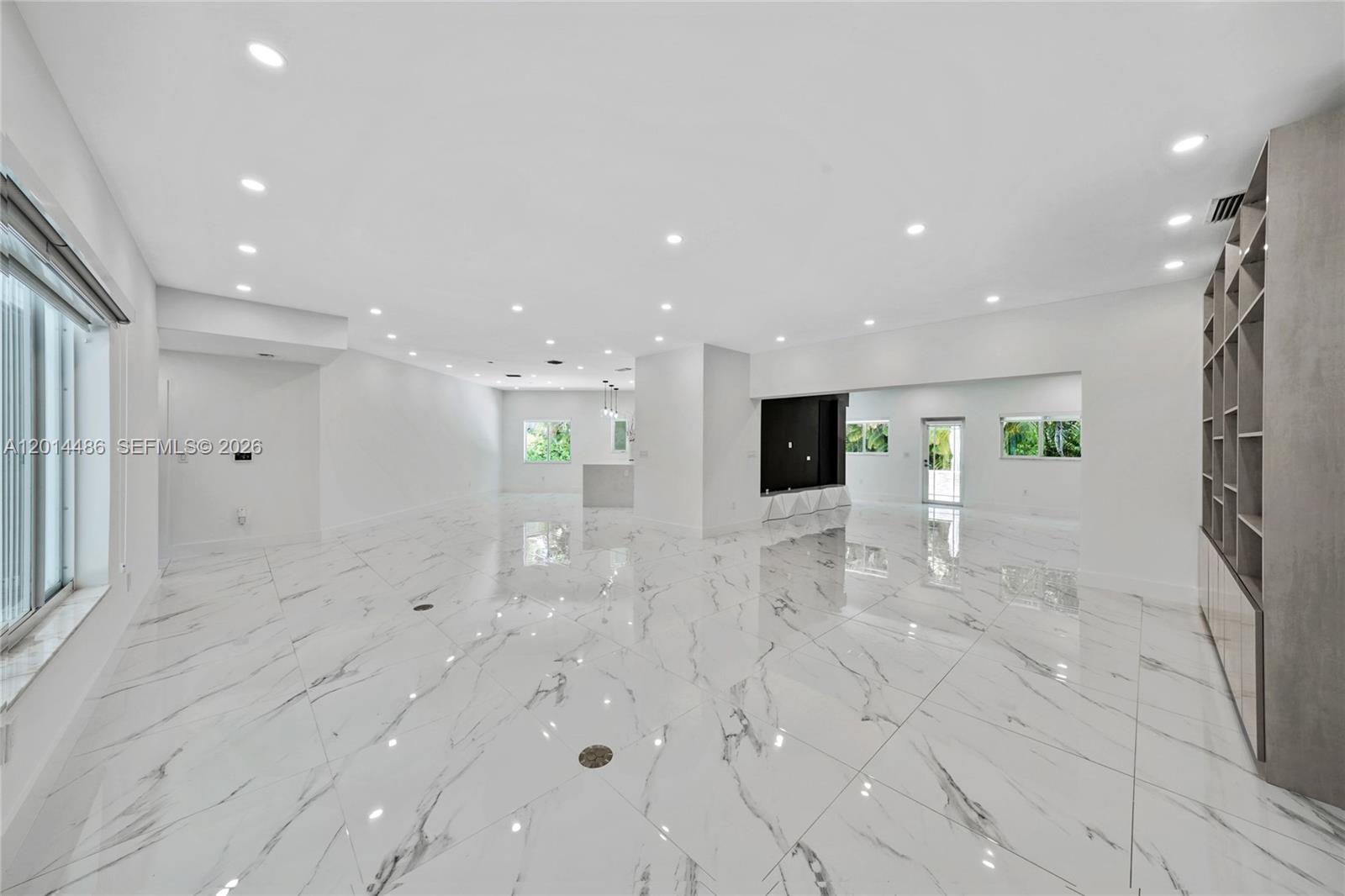 711 Sunset Dr