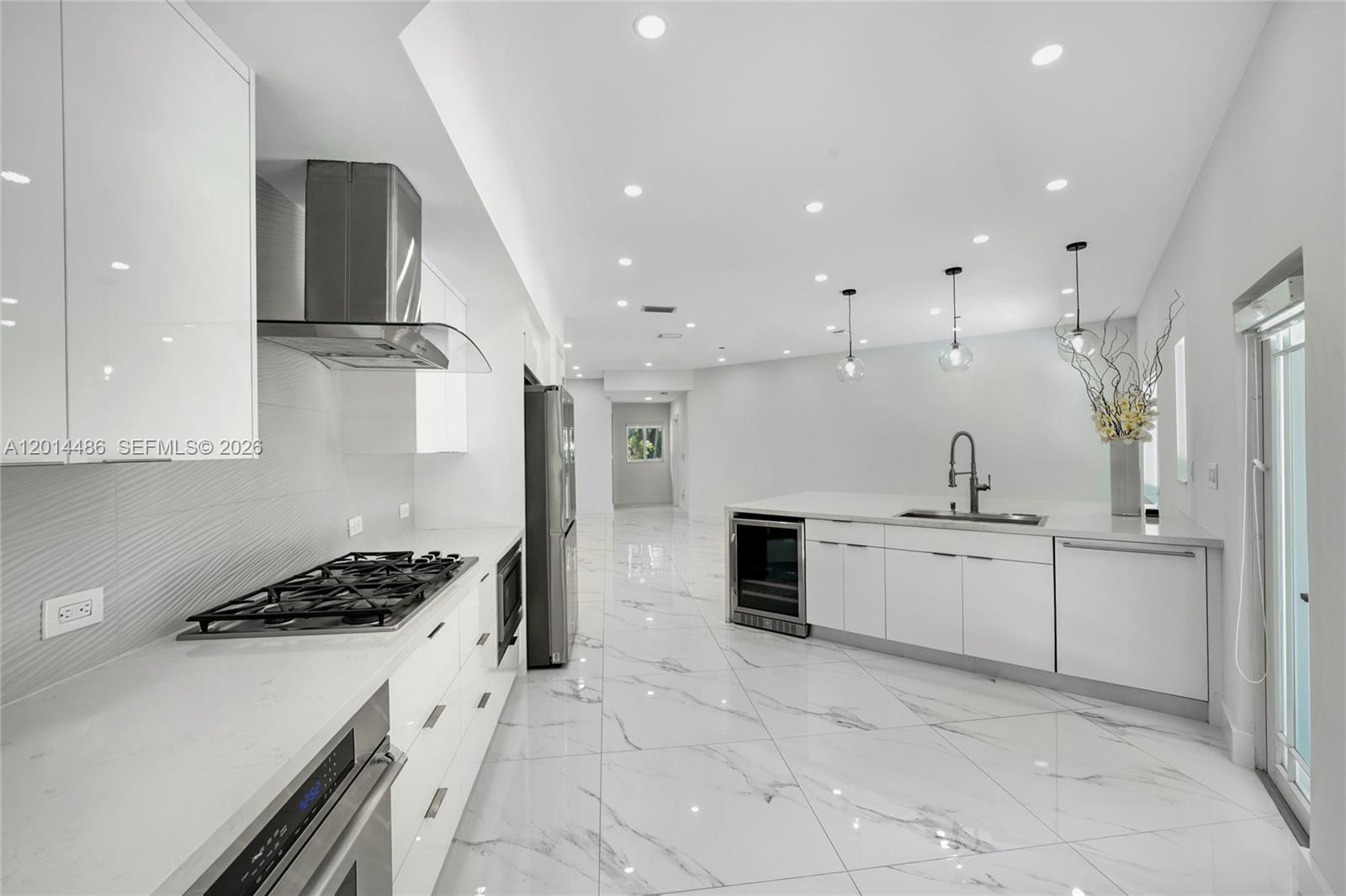 C GABLES RIVIERA SEC 12 - Residential Lease