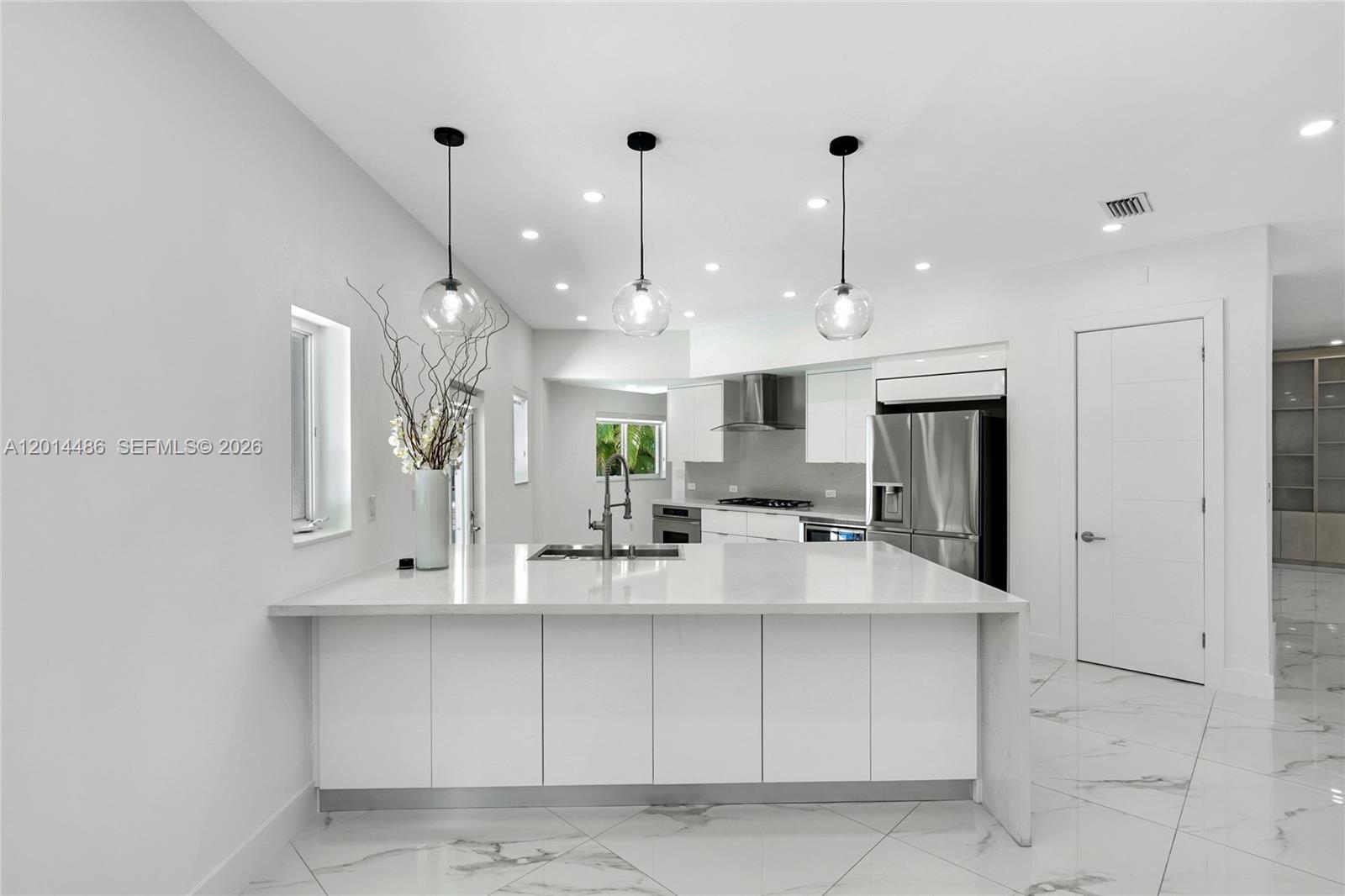 C GABLES RIVIERA SEC 12 - Residential Lease