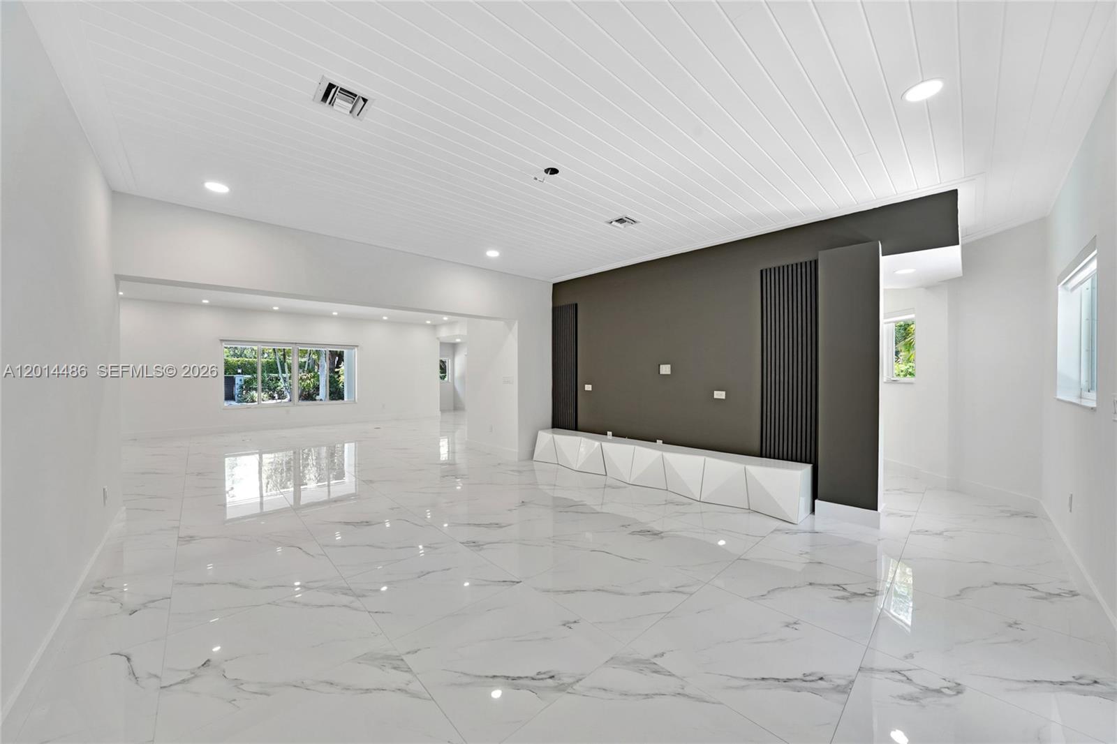 C GABLES RIVIERA SEC 12 - Residential Lease