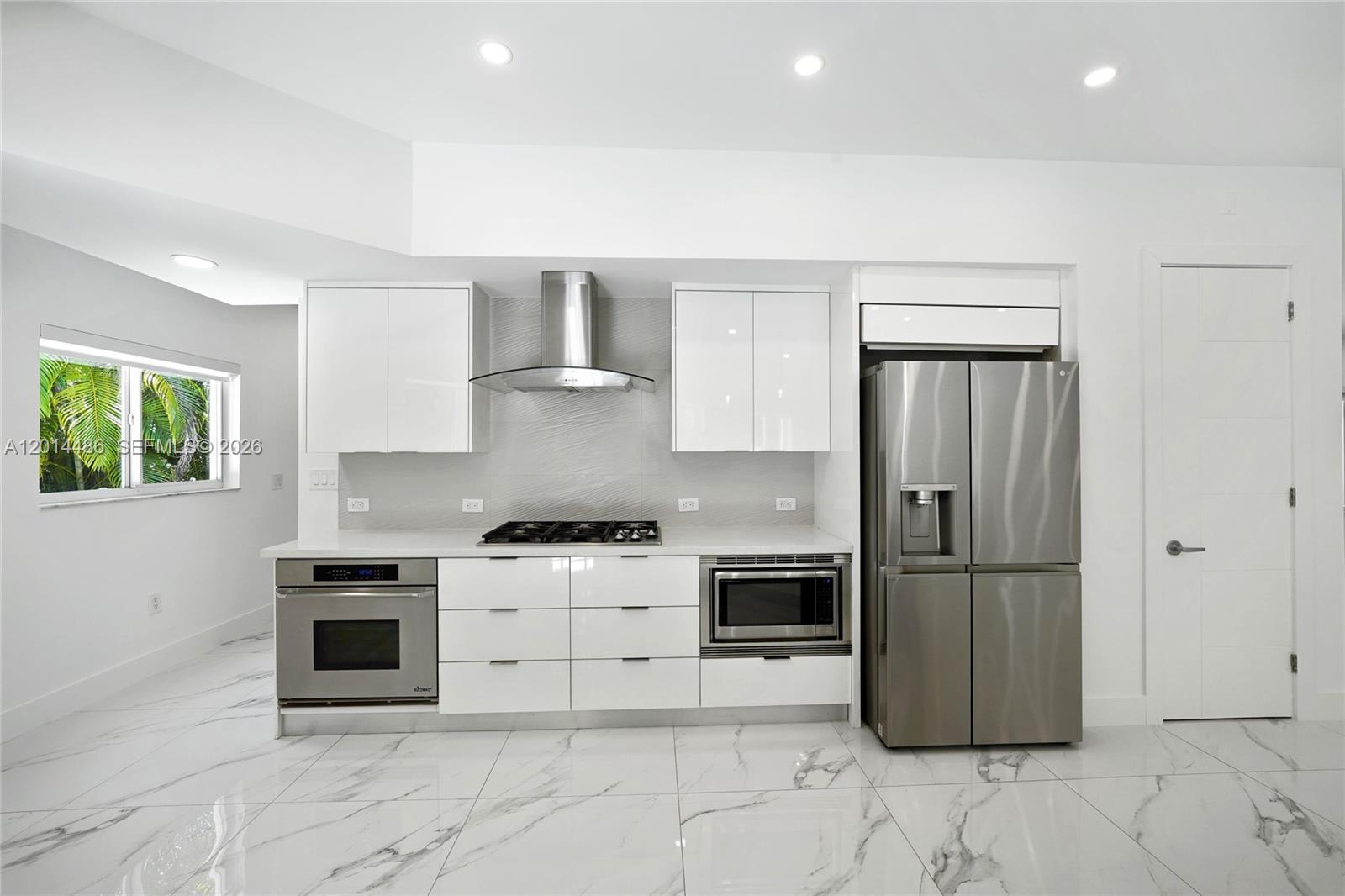 C GABLES RIVIERA SEC 12 - Residential Lease