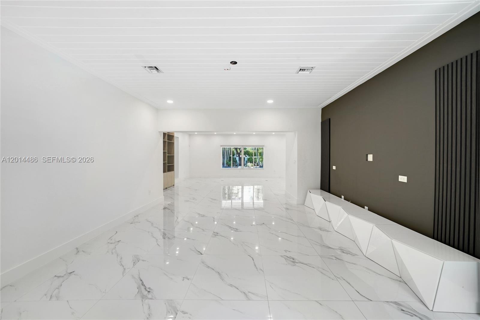 C GABLES RIVIERA SEC 12 - Residential Lease