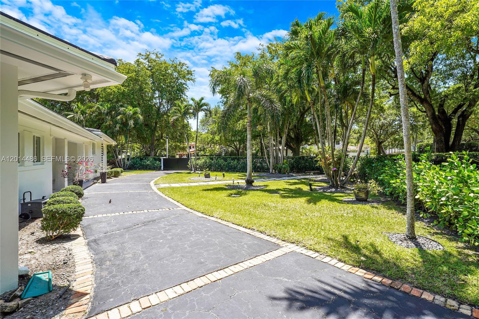 C GABLES RIVIERA SEC 12 - Residential Lease
