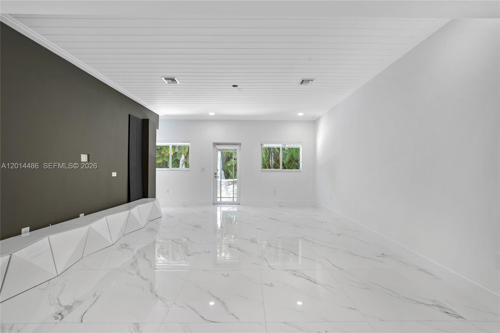 711 Sunset Dr