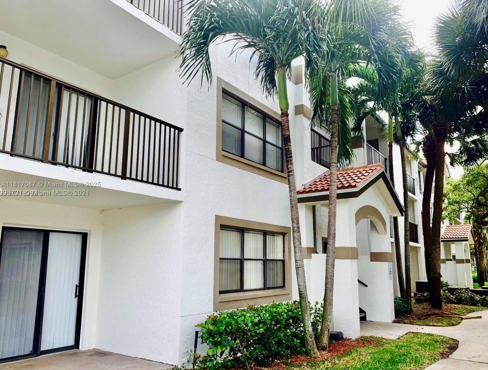 Rental Property at 550 S Park Rd 11-8, Hollywood, Broward County, Florida - Bedrooms: 1 
Bathrooms: 1  - $1,847 MO.