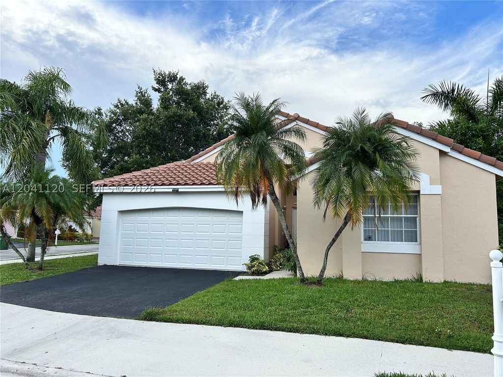 Photo of 286 Bridgeton Way, Weston, FL 33326 (MLS # A12041120)