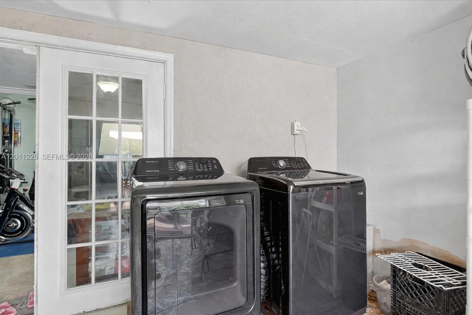 CAROL CITY GARDENS - Residential