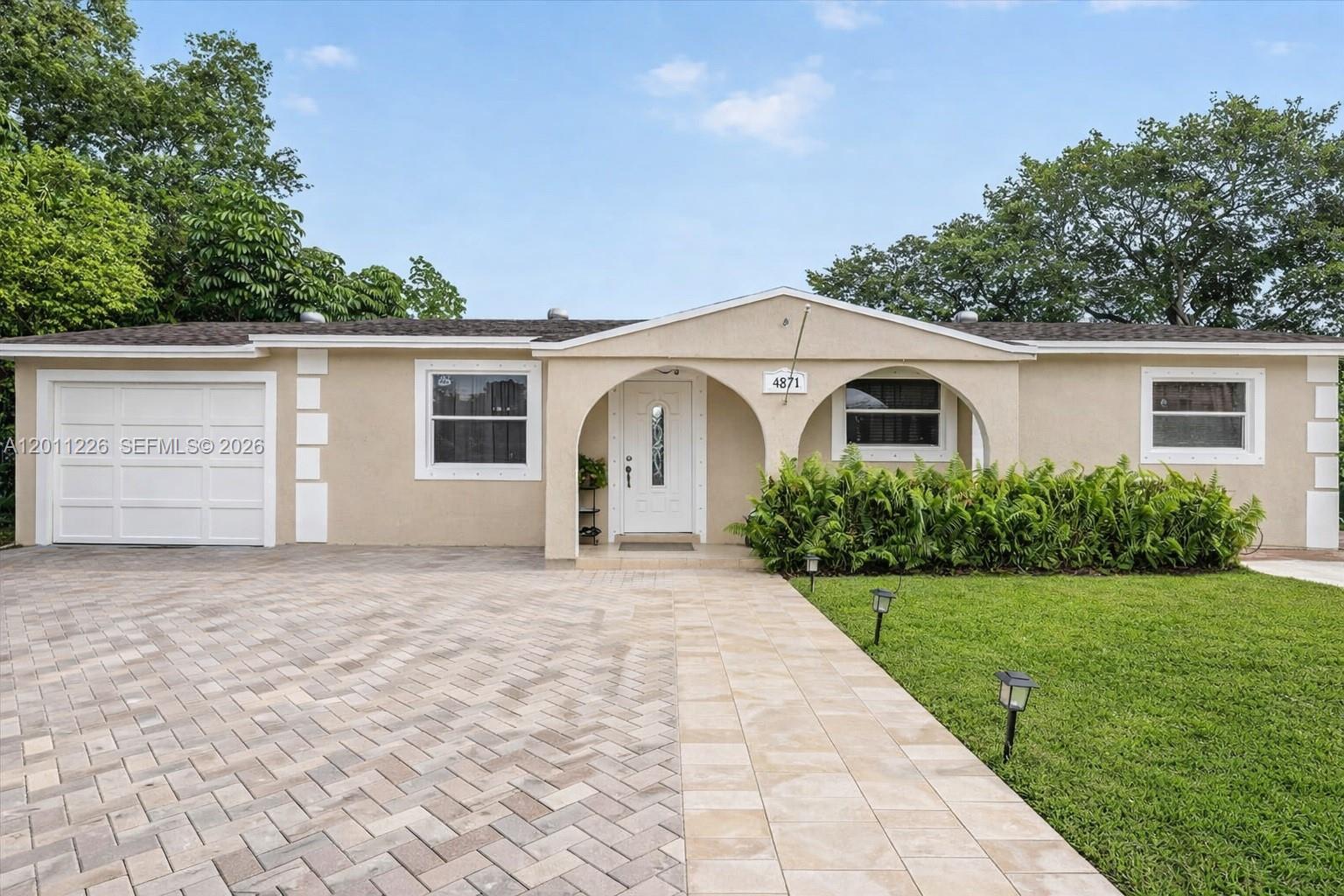 CAROL CITY GARDENS - Residential