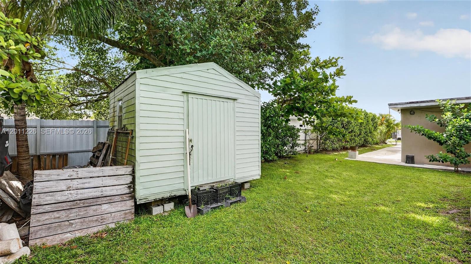 CAROL CITY GARDENS - Residential