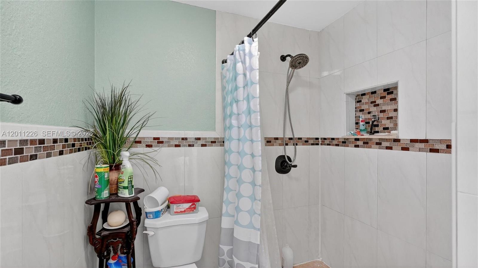 CAROL CITY GARDENS - Residential