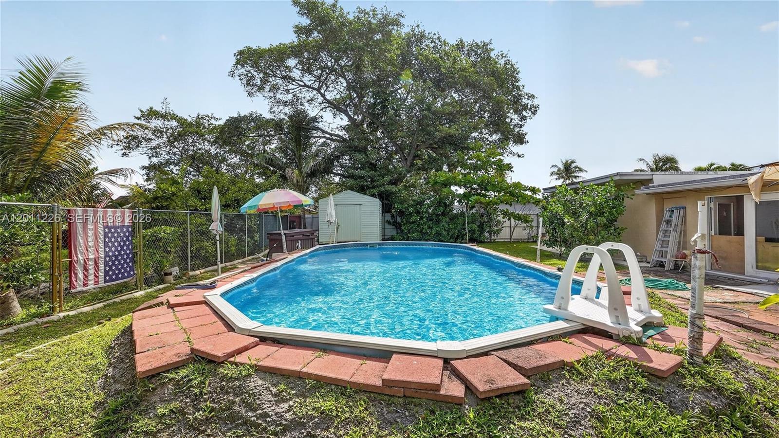 CAROL CITY GARDENS - Residential