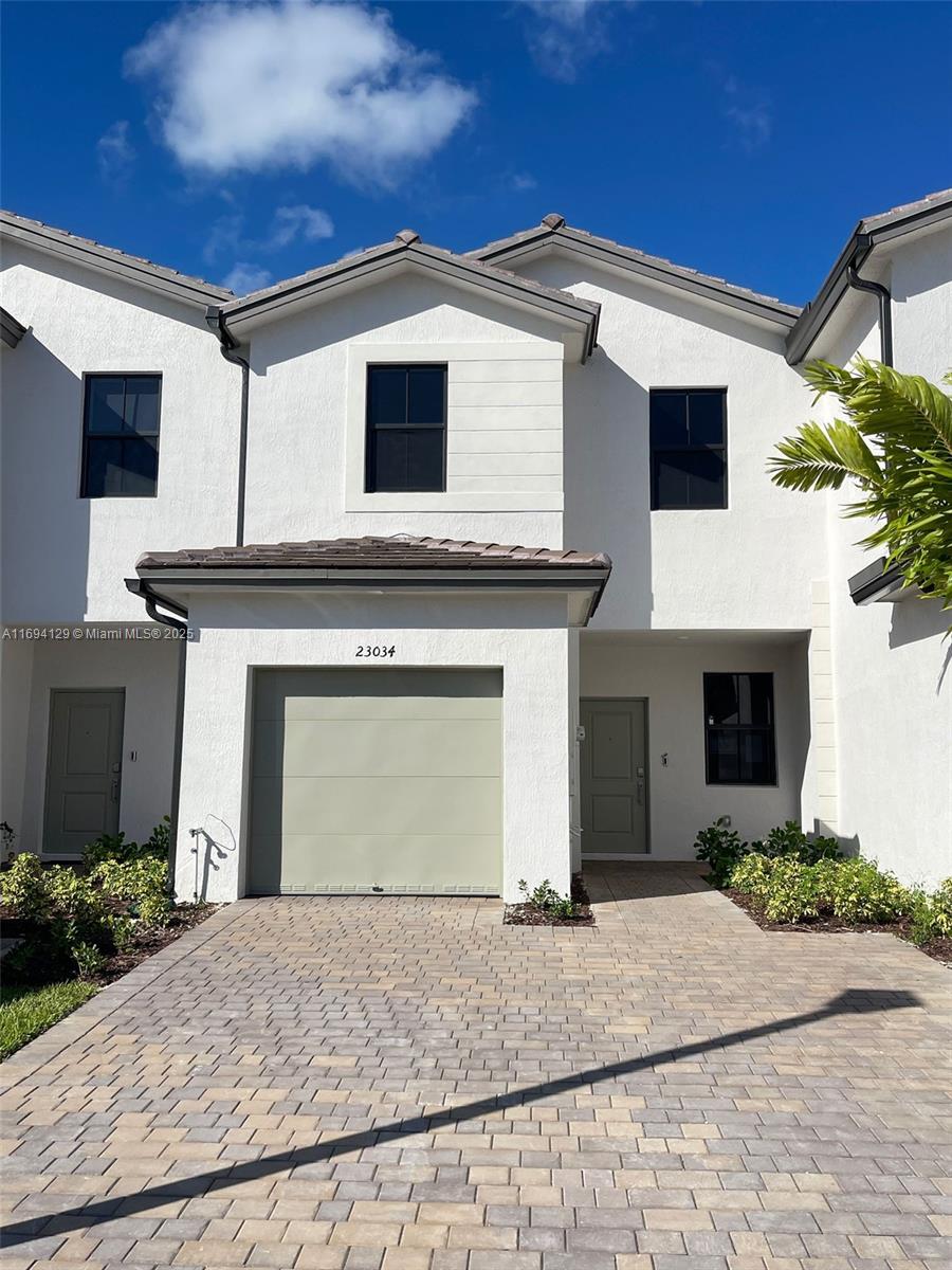Rental Property at 23034 Sw 130th Ave 23034, Miami, Broward County, Florida - Bedrooms: 3 
Bathrooms: 3  - $2,800 MO.