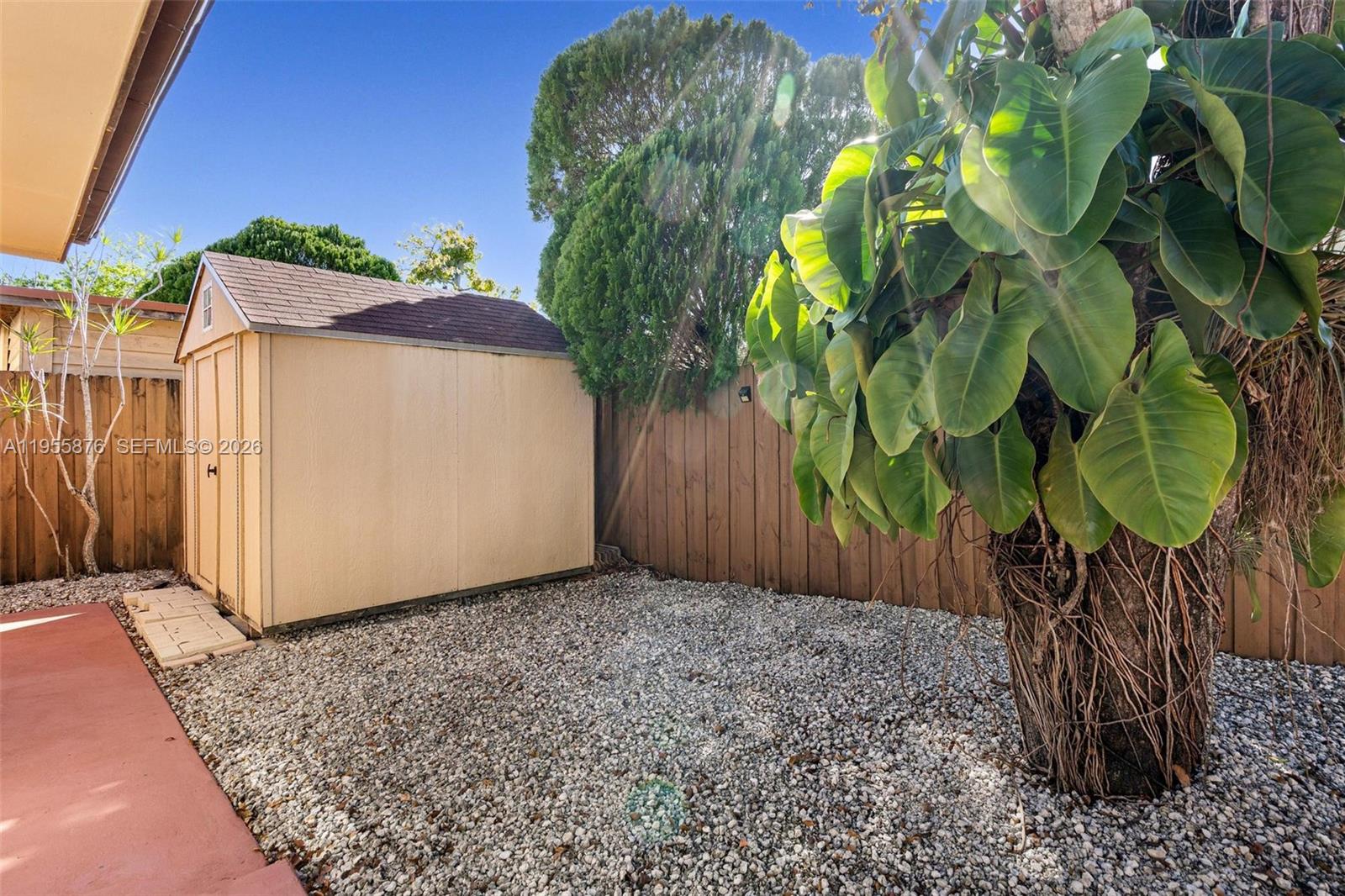 CHESTNUT WOODS - Residential