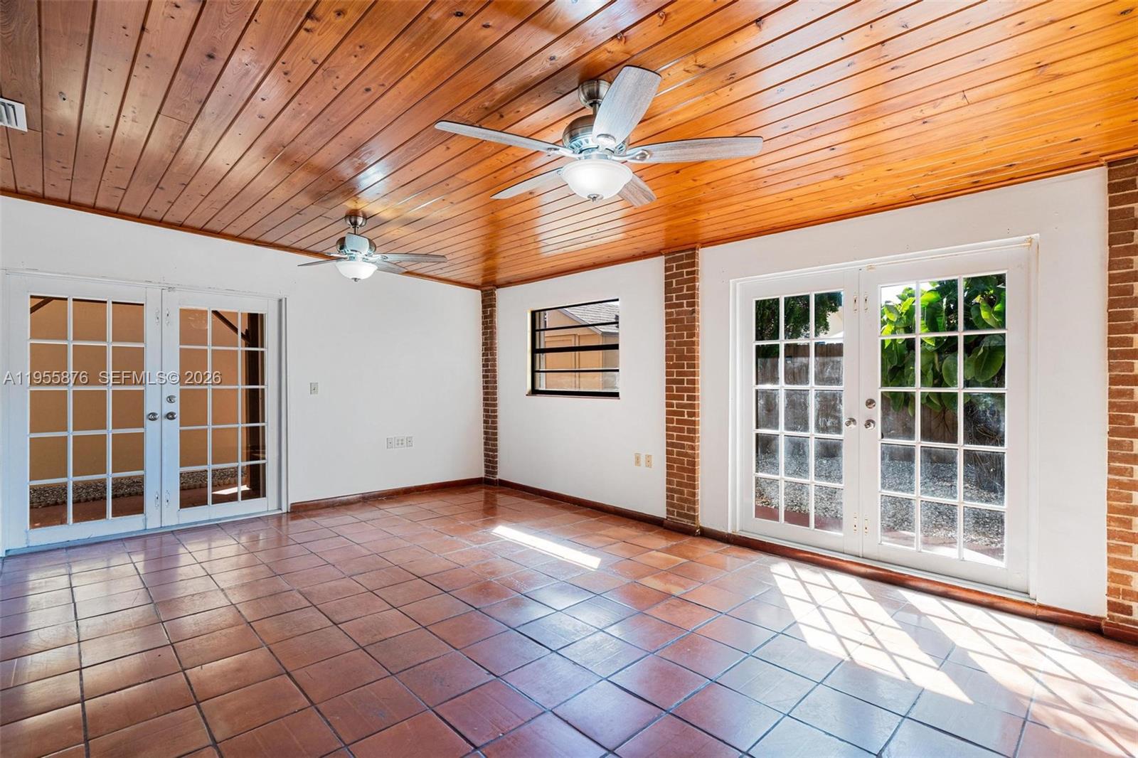 CHESTNUT WOODS - Residential