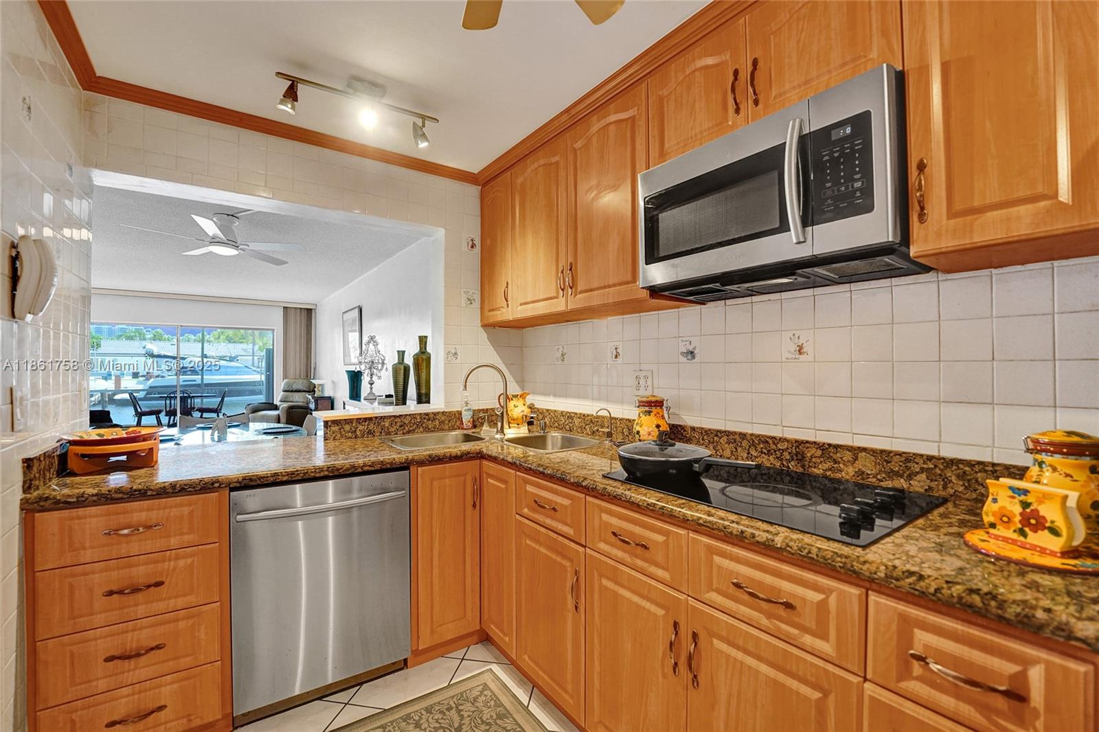 ISLE OF PARADISE CO-OP F - Residential