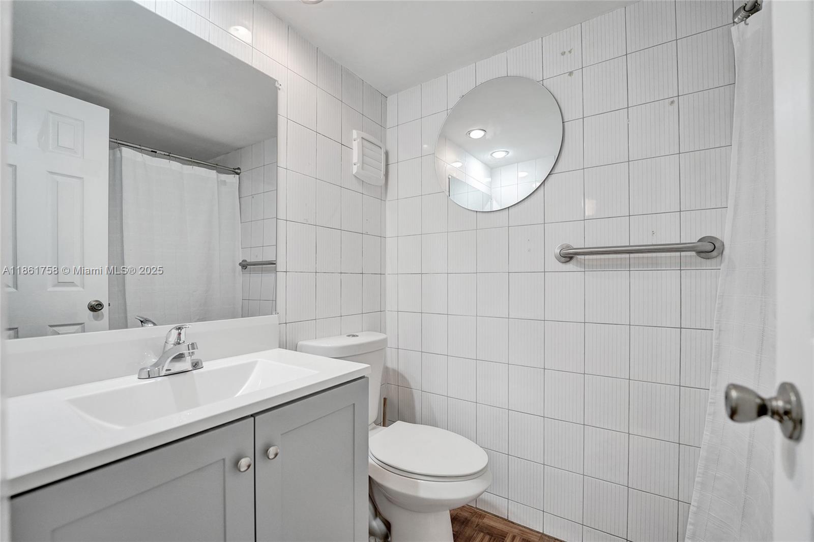 ISLE OF PARADISE CO-OP F - Residential