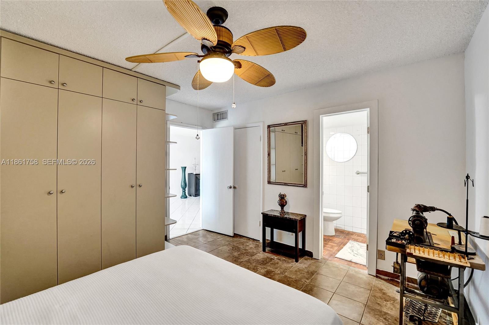 ISLE OF PARADISE CO-OP F - Residential