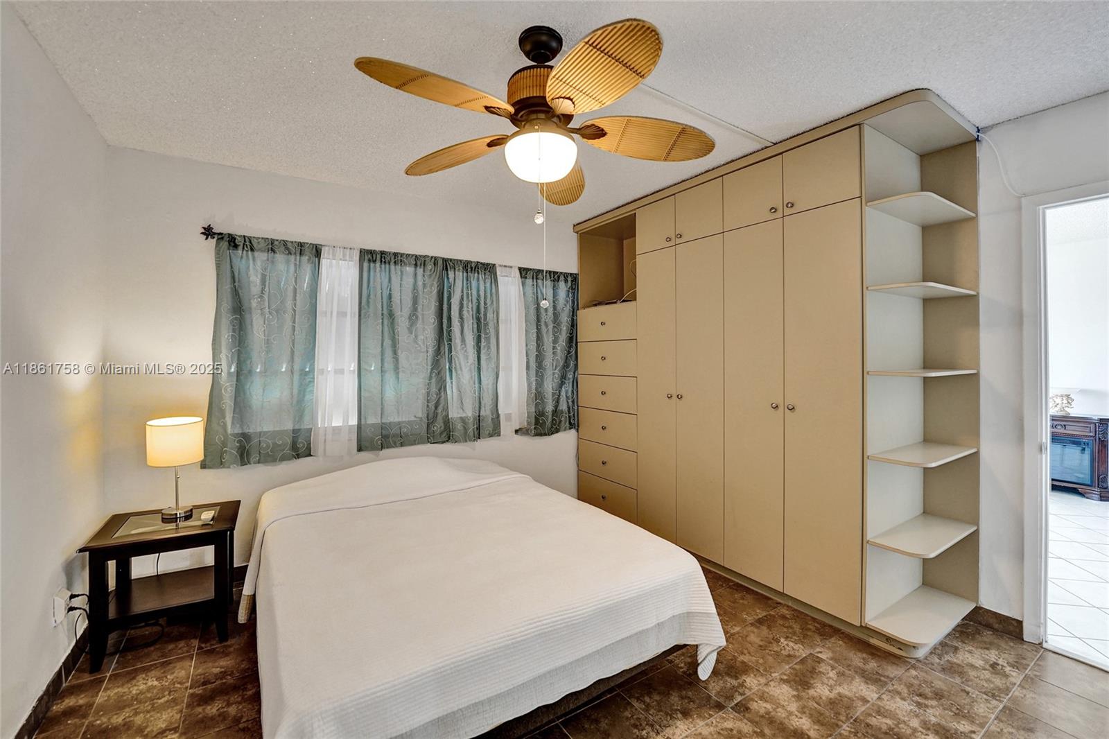 ISLE OF PARADISE CO-OP F - Residential