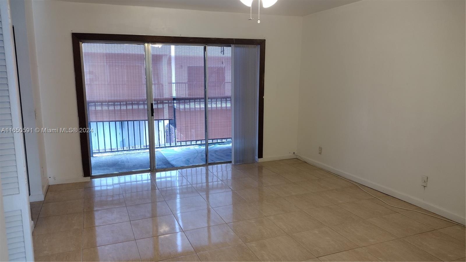 BRENTWOOD WEST TOWNHOUSES - Residential Lease