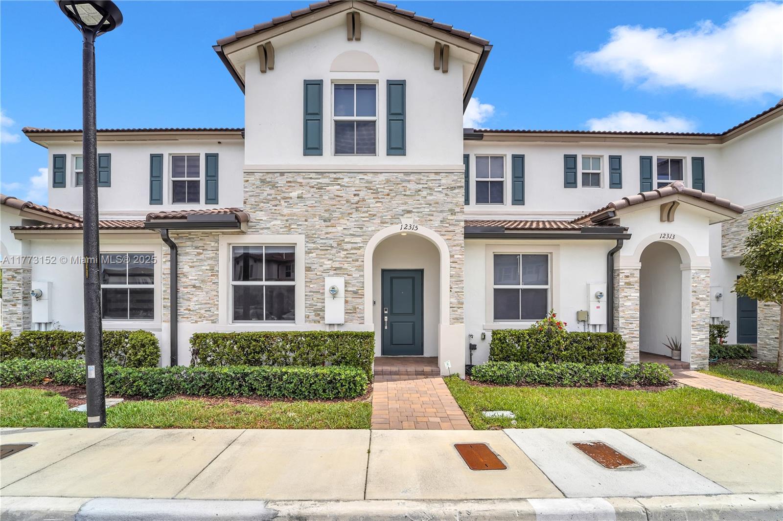 Address Not Disclosed, Miami, Broward County, Florida - 3 Bedrooms  
3 Bathrooms - 
