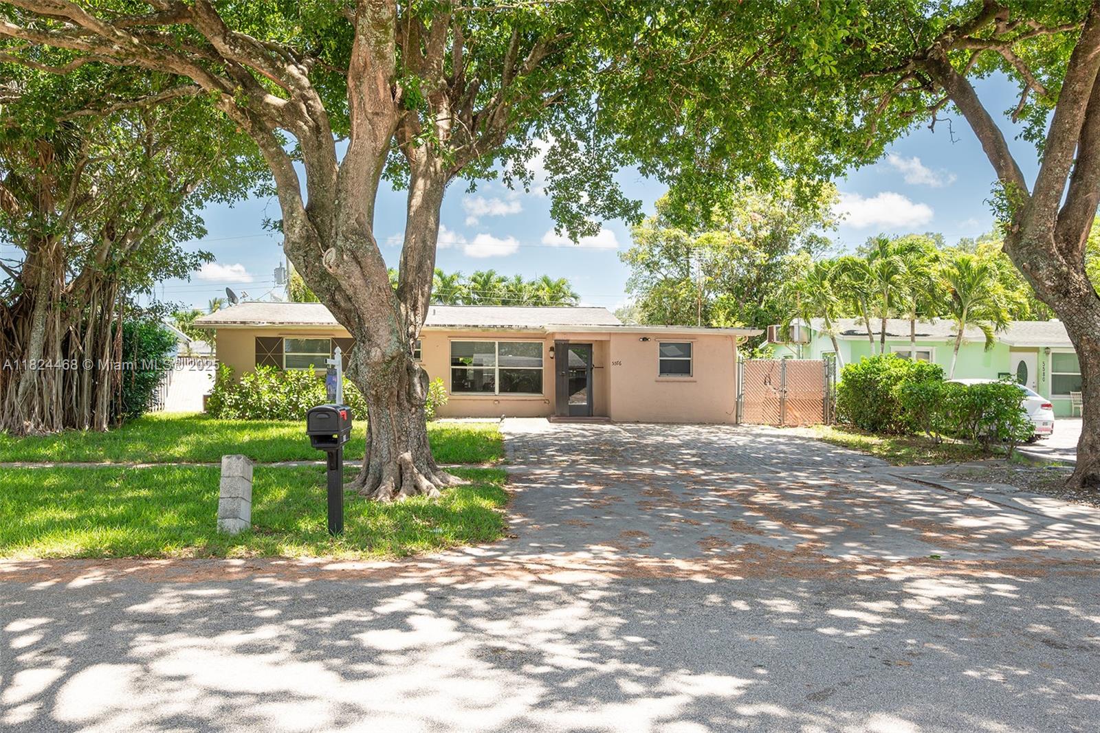 Property for Sale at 5576 Sw 7th St, Margate, Broward County, Florida - Bedrooms: 3 
Bathrooms: 2  - $455,000