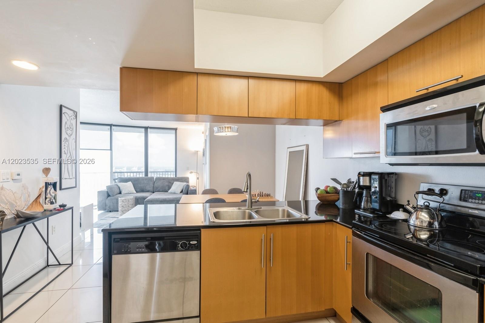 OPERA TOWER CONDO - Residential