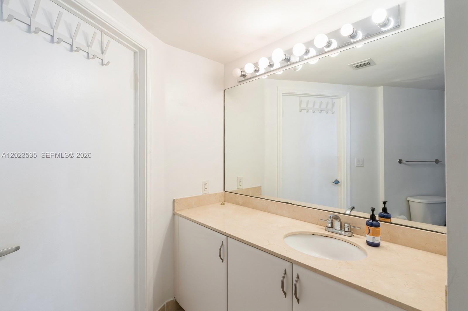 OPERA TOWER CONDO - Residential