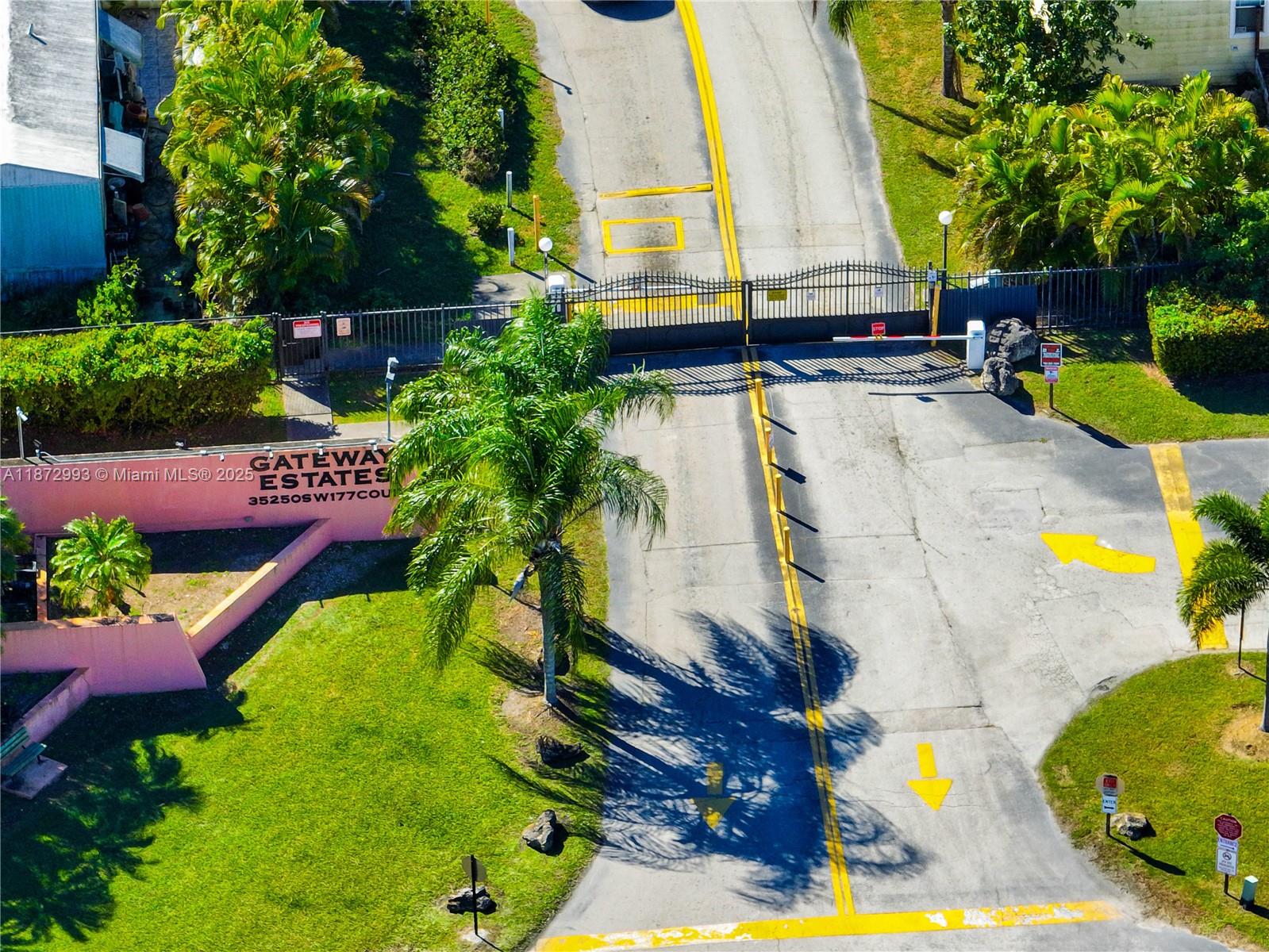 GATEWAY ESTATES PARK COND - Residential