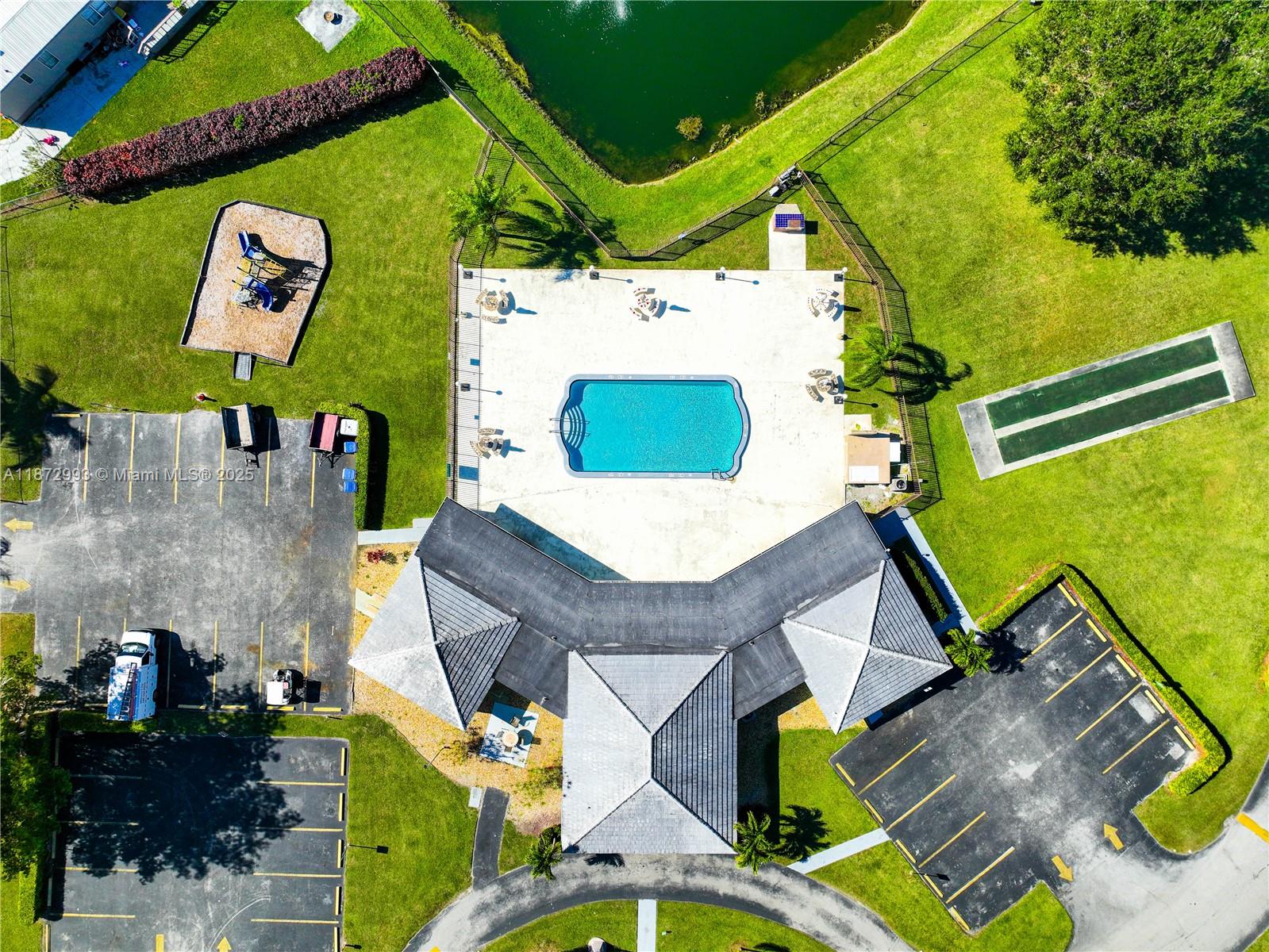 GATEWAY ESTATES PARK COND - Residential