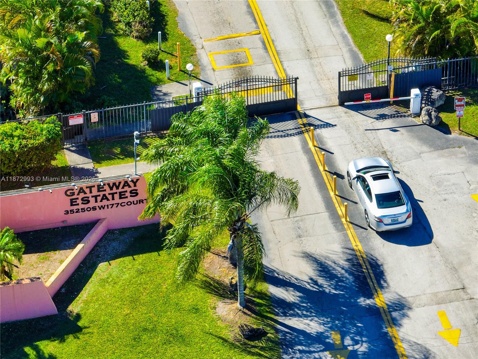 GATEWAY ESTATES PARK COND - Residential