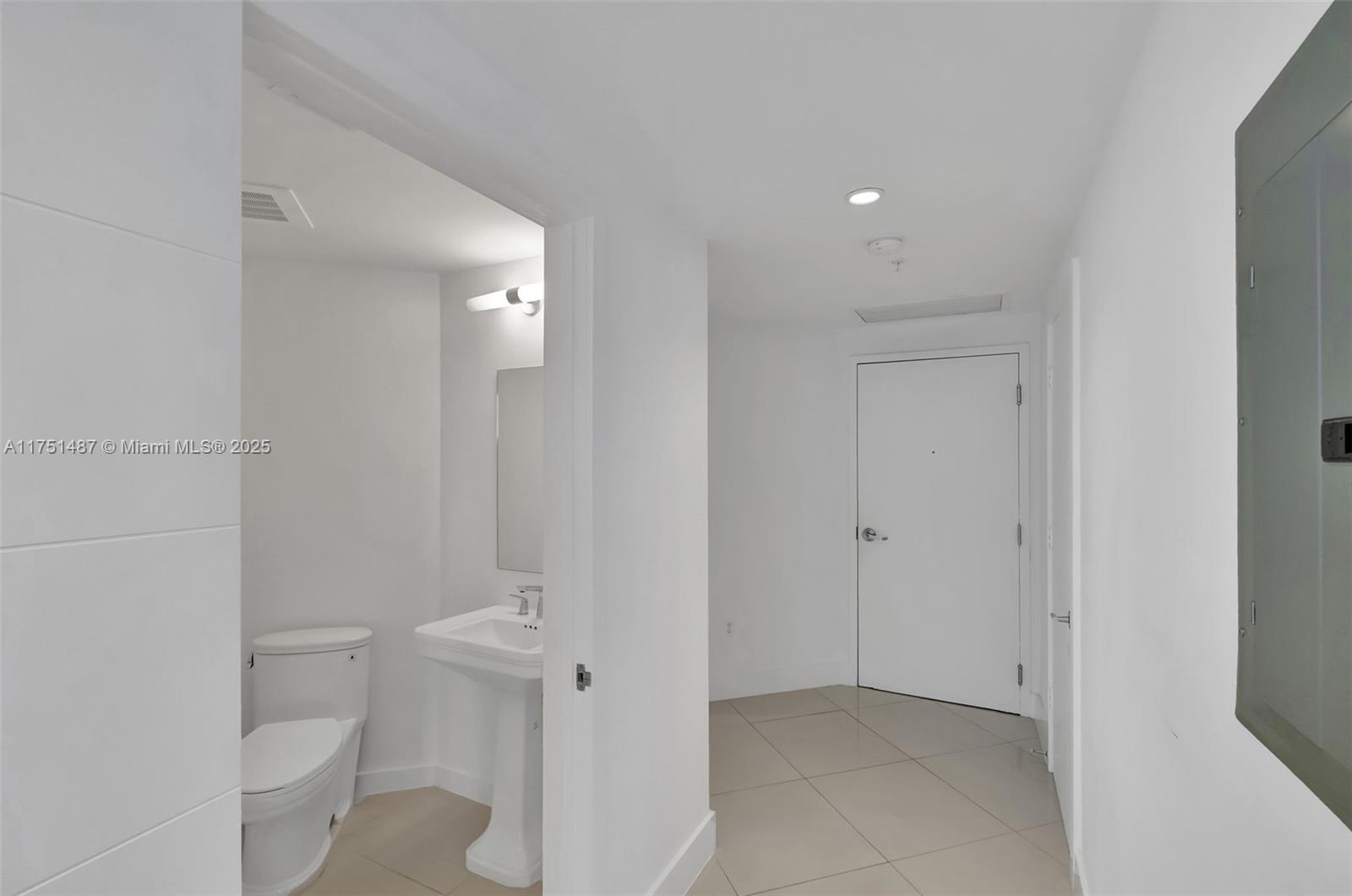 1010 SW 2nd Ave LPH05